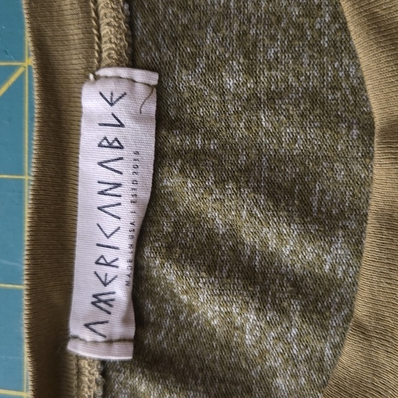 American Able long sleeve top Moss Green Size Large - Picture 2 of 6